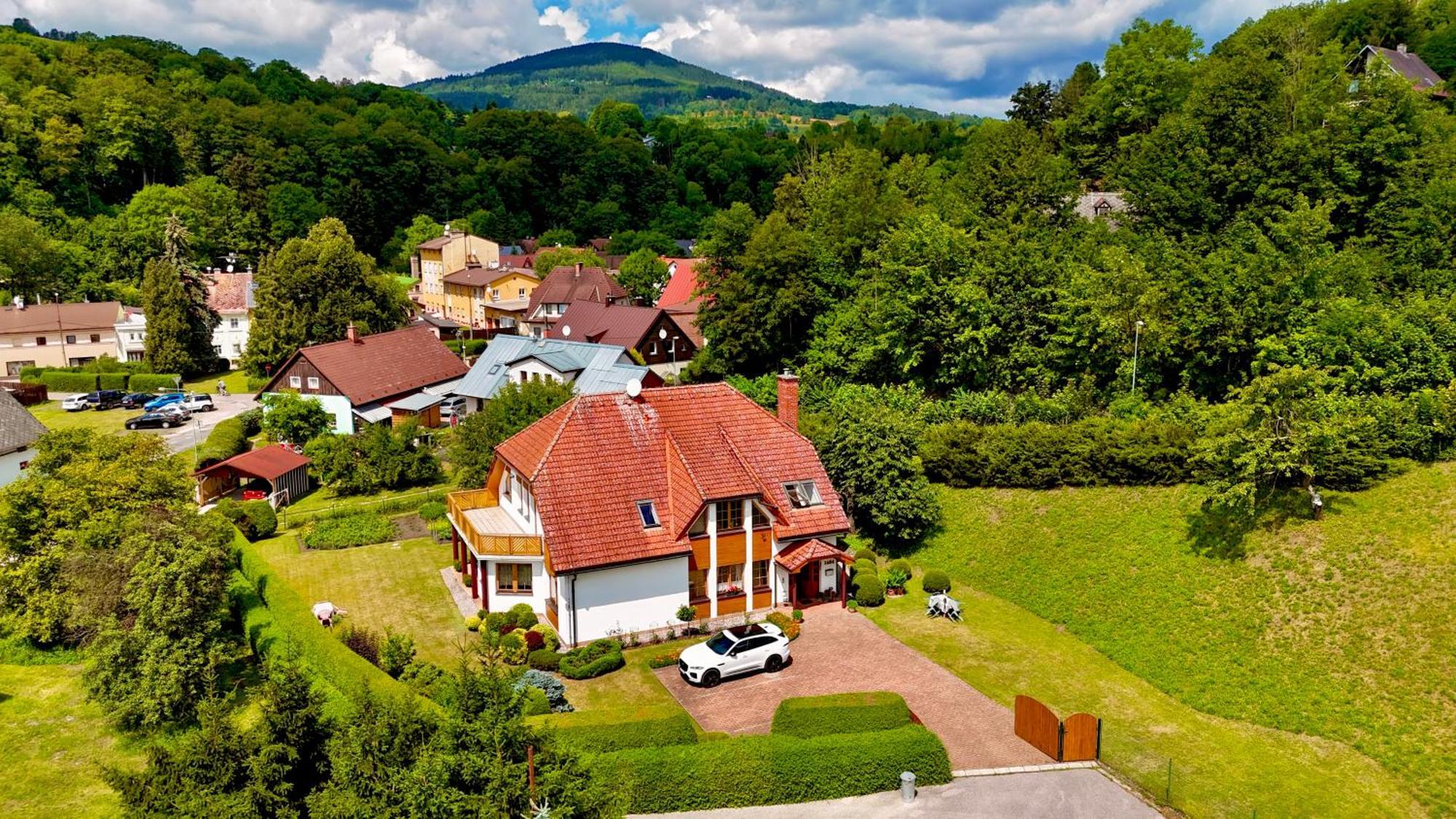 Pension B&B Vrchlabí エクステリア 写真