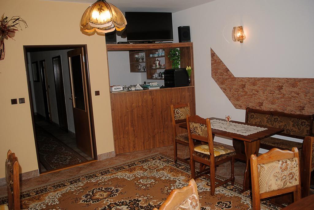 Pension B&B Vrchlabí エクステリア 写真