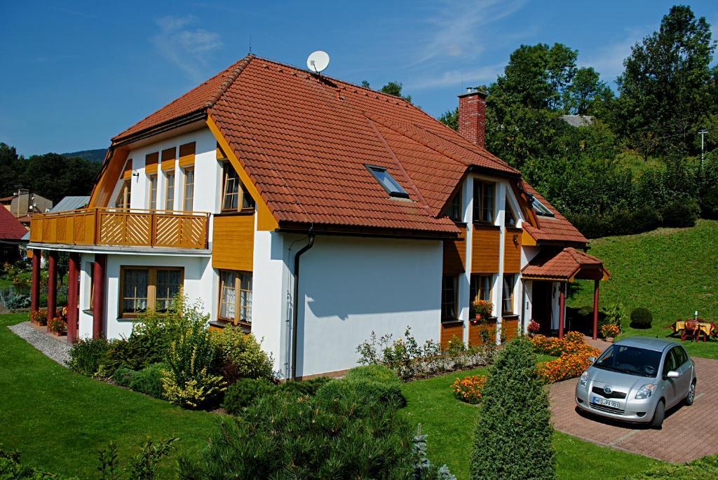 Pension B&B Vrchlabí エクステリア 写真