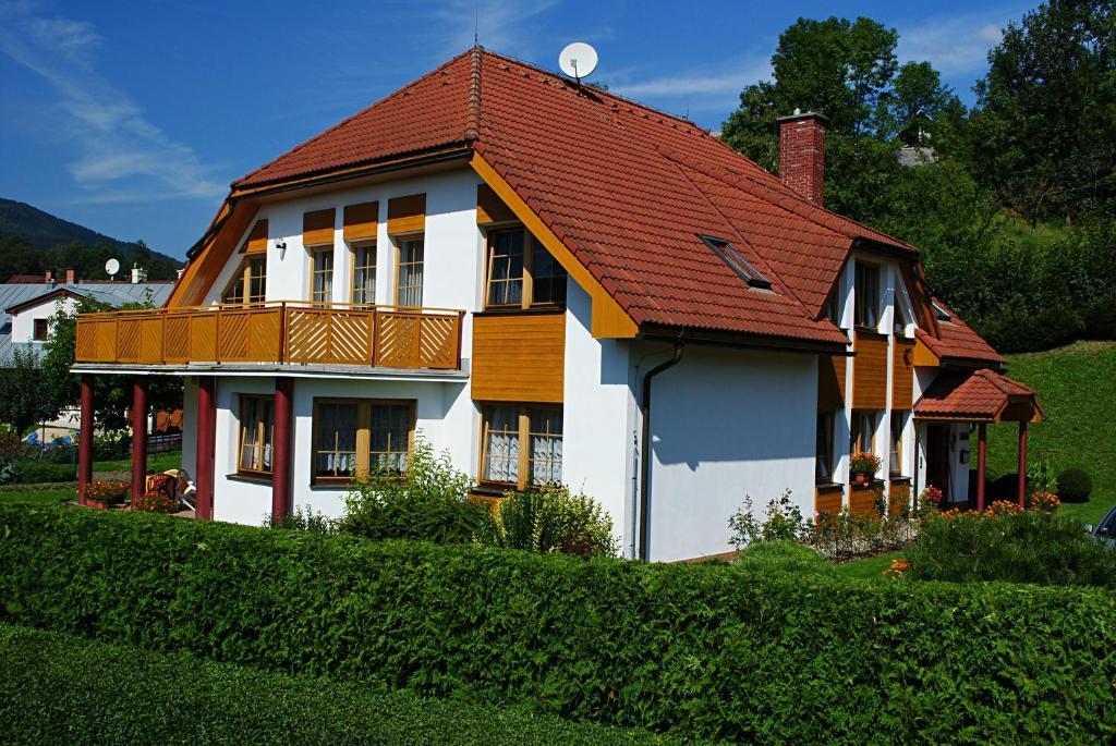 Pension B&B Vrchlabí エクステリア 写真